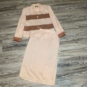 Vtg Carozen NY 2pc. Blazer/ Skirt Suit Set Size 16 Tan/ Brown Peal Gold Buttons